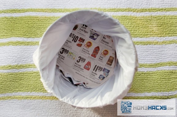 11-line-trashcan-newspaper