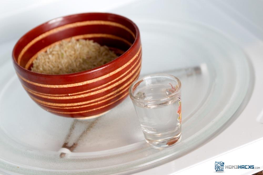 How to Reheat Rice in the Microwave For Tasty and Moist Rice - HomeHacks