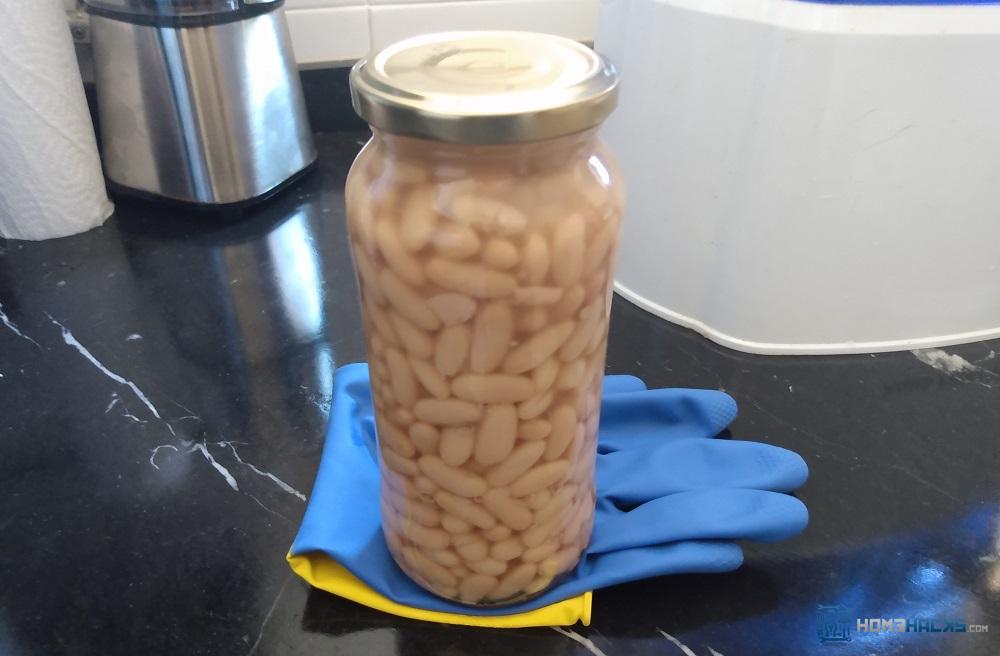 https://www.homehacks.com/wp-content/uploads/2021/03/open-stuck-jars.jpg?v=1615391599