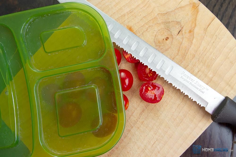 Slice Multiple Tomatoes At A Time Using A Plastic Lid HomeHacks slice-multiple-tomatoes-at-a-time-using-a-plastic-lid-homehacks